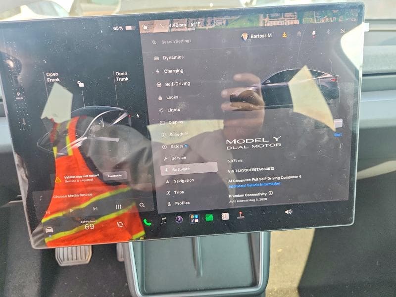 2026 TESLA MODEL Y 9