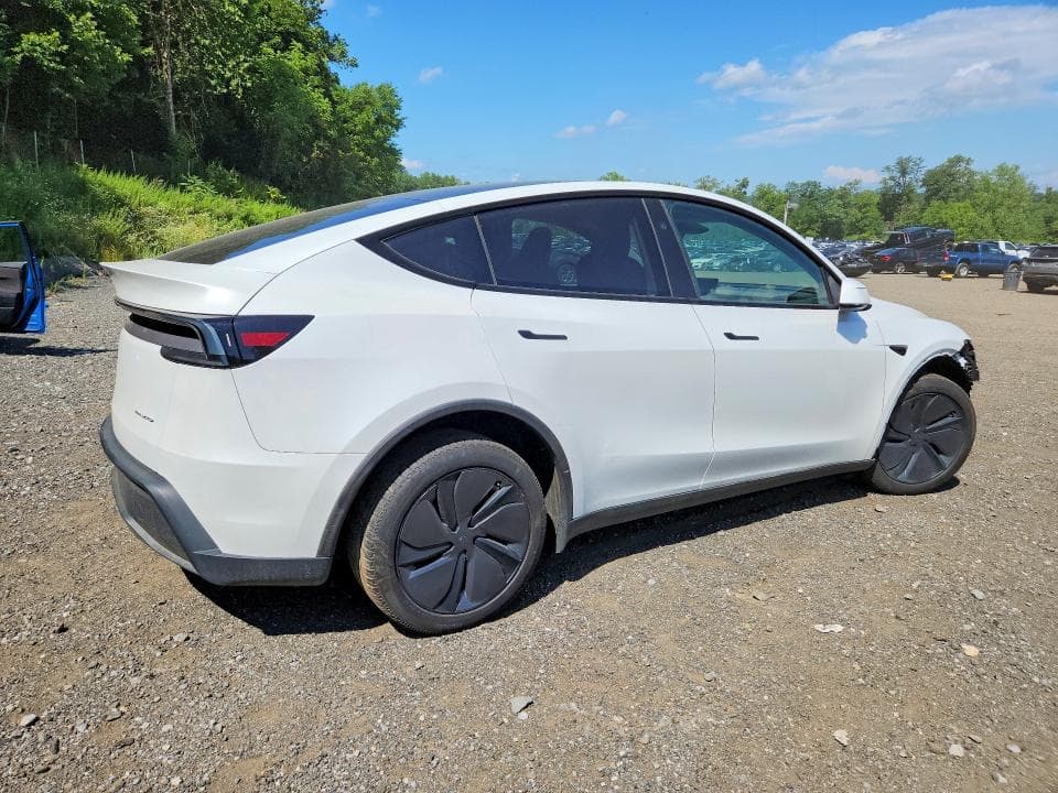 2026 TESLA MODEL Y 3