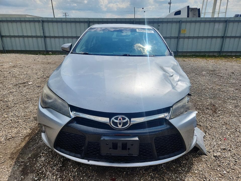 2017 TOYOTA CAMRY SE 5