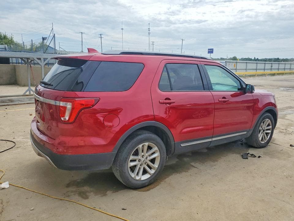2017 FORD EXPLORER XLT 3