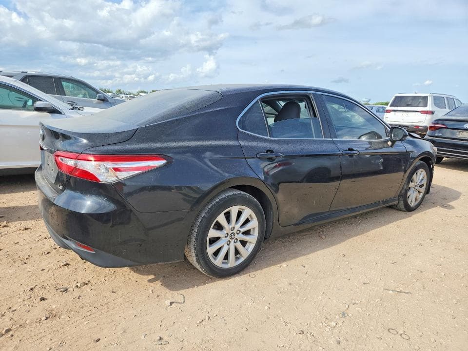 2018 TOYOTA CAMRY LE 3