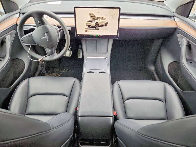 2023 TESLA MODEL Y 8