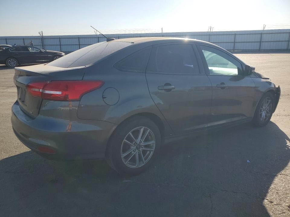 2017 FORD FOCUS SE 3