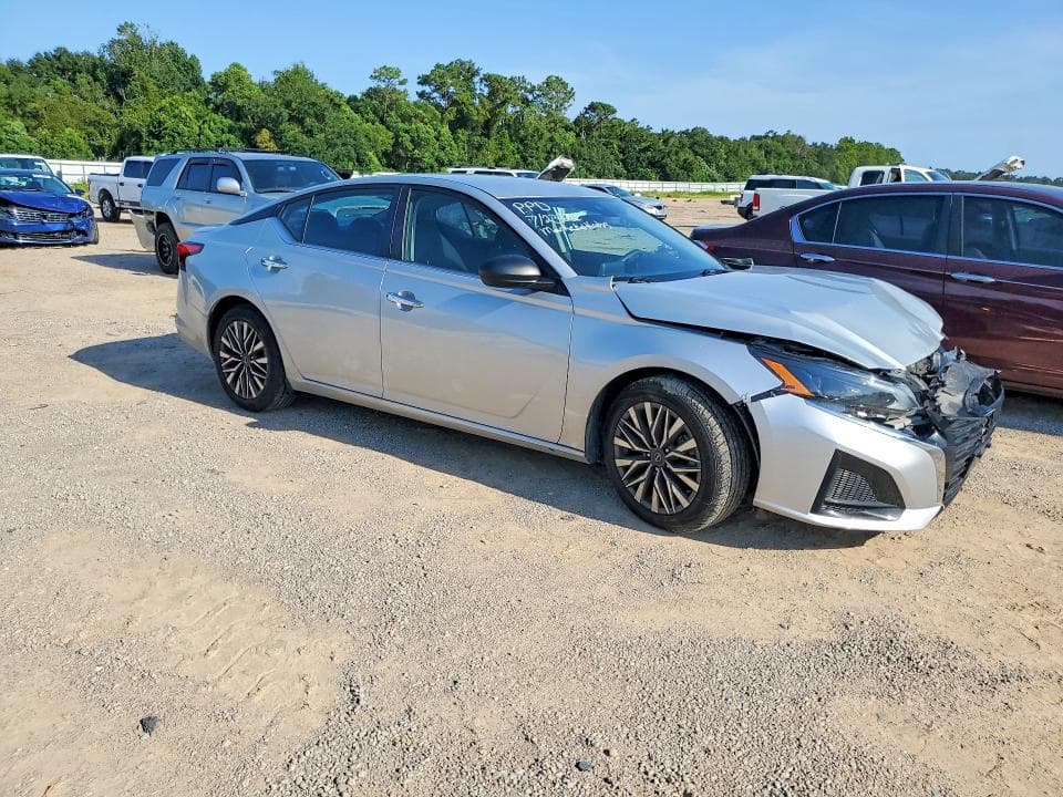 2024 NISSAN ALTIMA SV 4