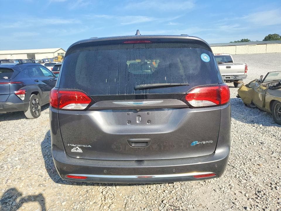 2018 CHRYSLER PACIFICA HYBRID LIMITED 6