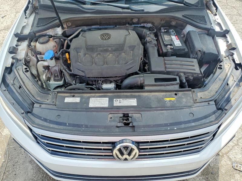 2018 VOLKSWAGEN PASSAT SE 11
