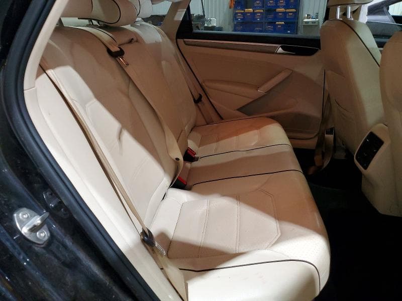 2018 VOLKSWAGEN PASSAT SE 10
