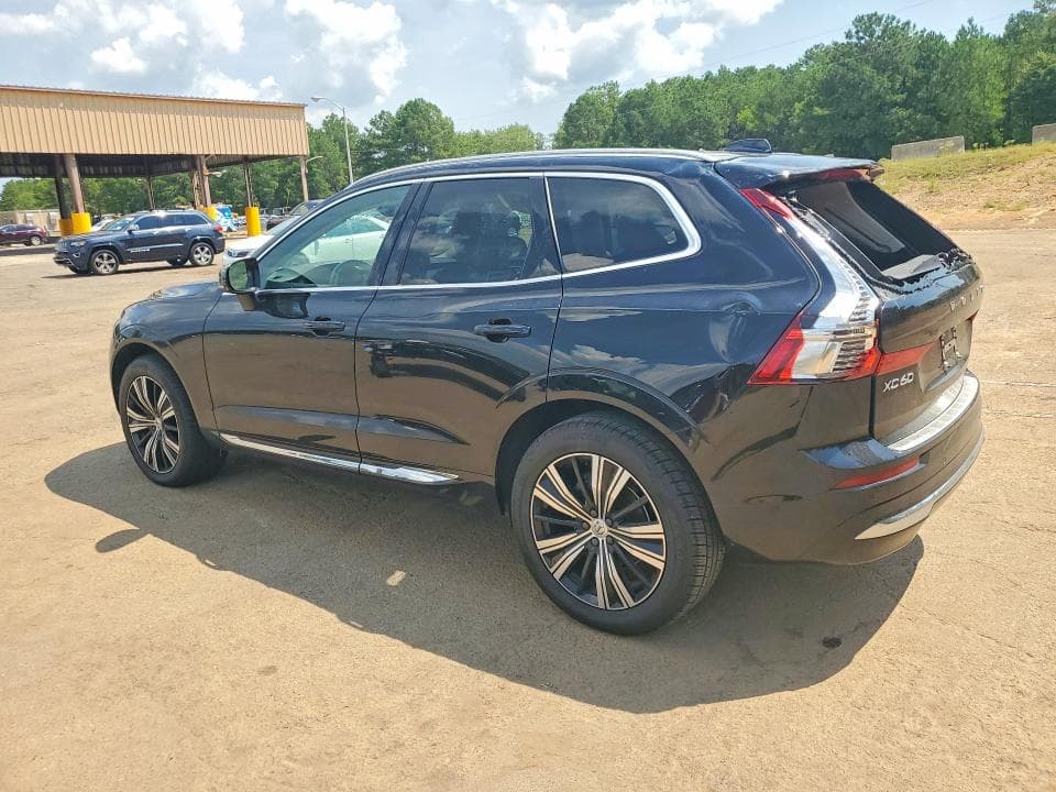 2023 VOLVO XC60 PLUS 2