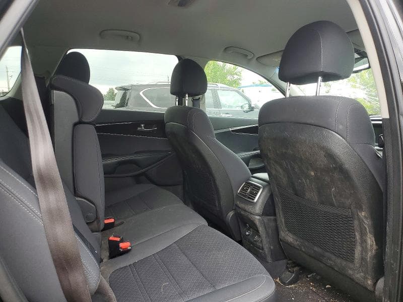 2018 KIA SORENTO LX V6 11