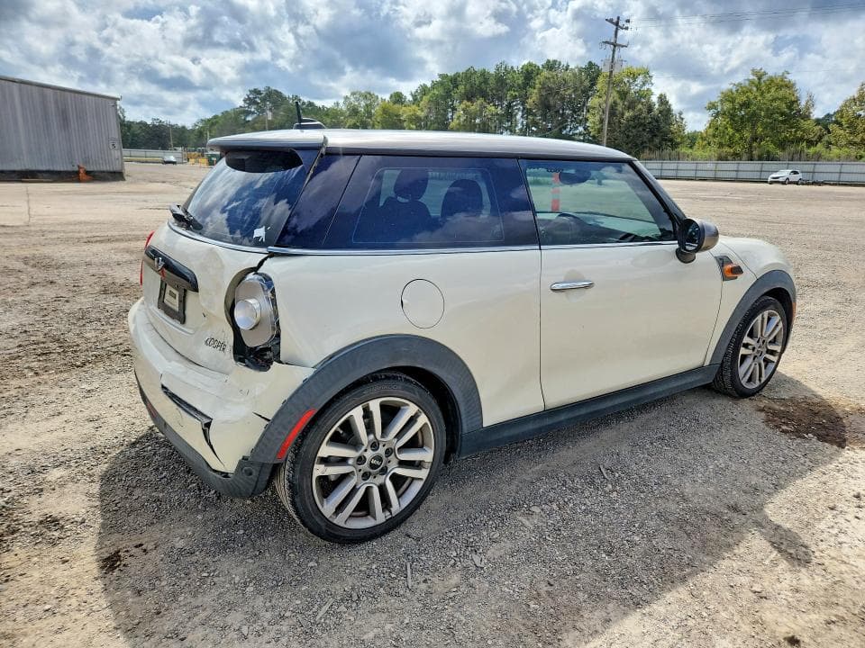 2017 MINI COOPER 3