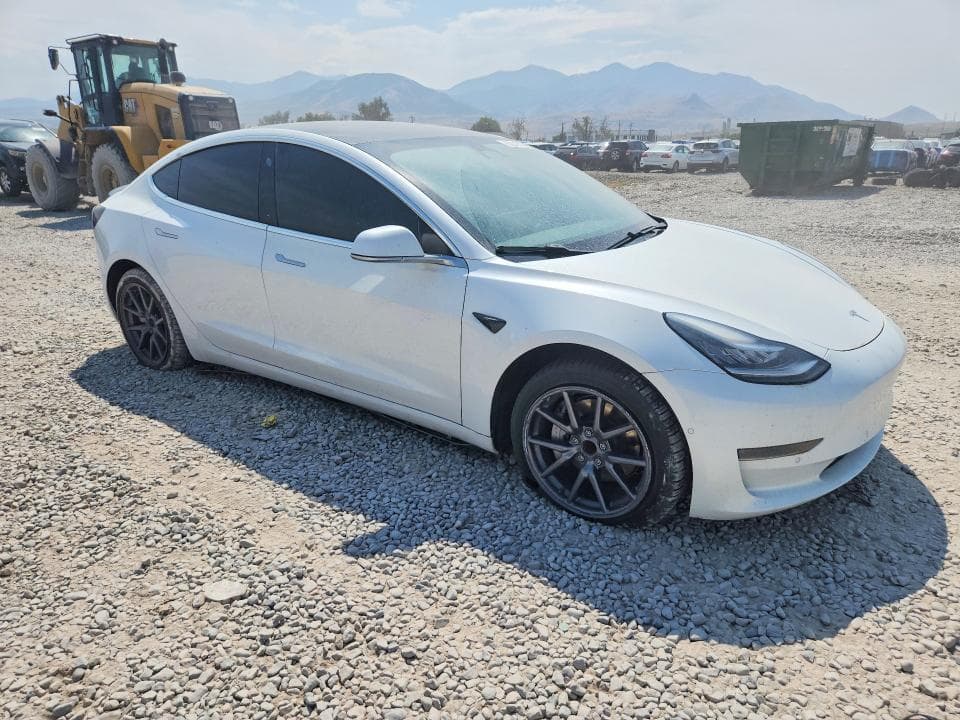 2020 TESLA MODEL 3 4