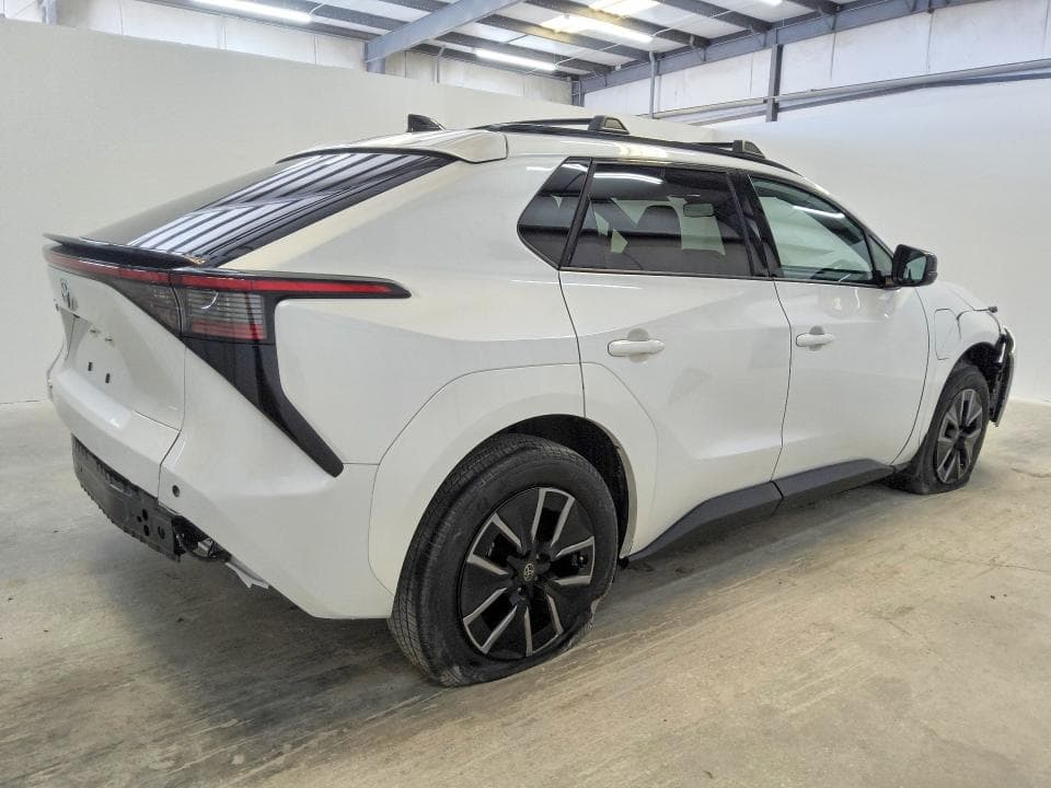 2026 TOYOTA BZ XLE PLUS 3