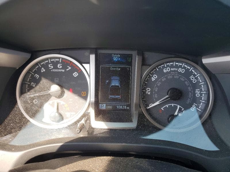 2022 TOYOTA TACOMA SR5 V6 9