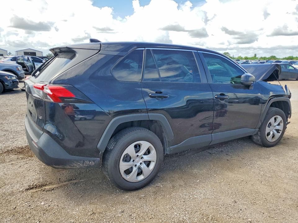 2023 TOYOTA RAV4 LE 3