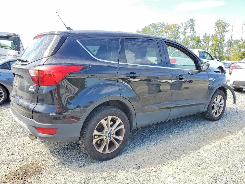 2019 FORD ESCAPE SE 3