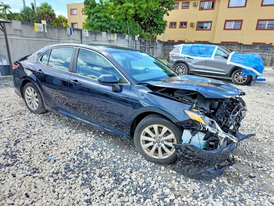 2020 TOYOTA CAMRY LE 4