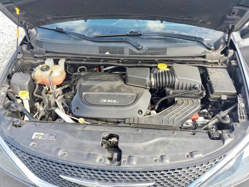 2017 CHRYSLER PACIFICA TOURING 12
