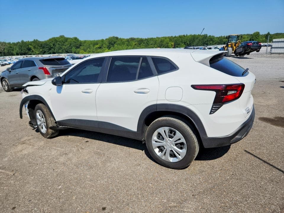 2025 CHEVROLET TRAX LS 2