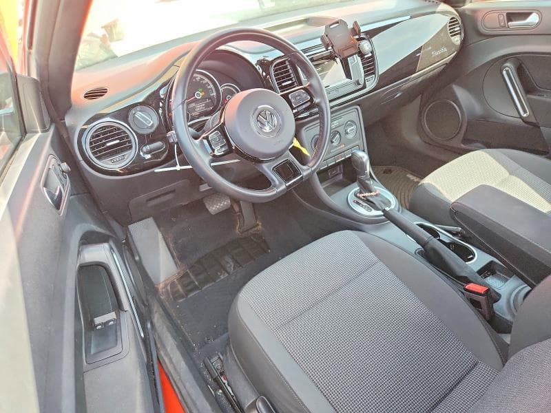 2018 VOLKSWAGEN BEETLE S 8
