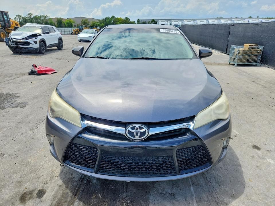 2017 TOYOTA CAMRY SE 5