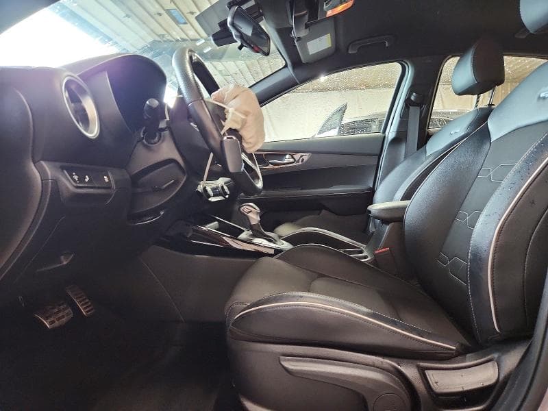 2023 KIA FORTE GT LINE 7