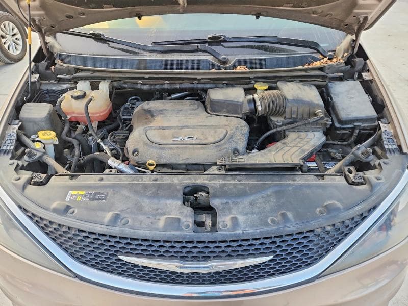 2017 CHRYSLER PACIFICA TOURING 12