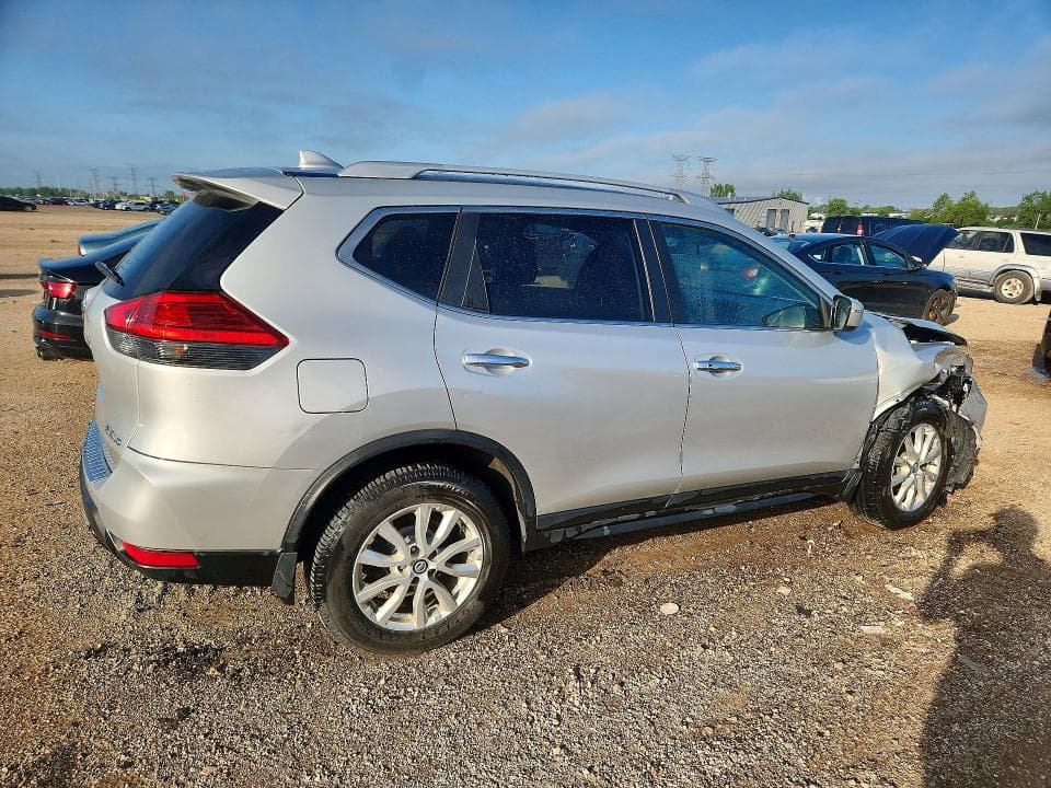 2017 NISSAN ROGUE SV 3