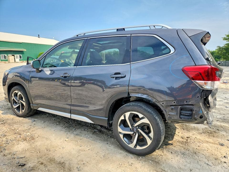 2022 SUBARU FORESTER TOURING 2