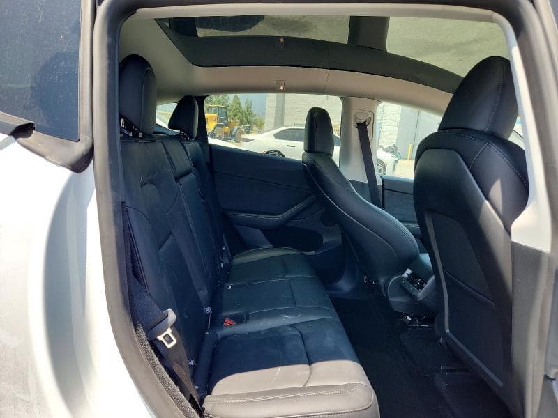 2025 TESLA MODEL Y 10