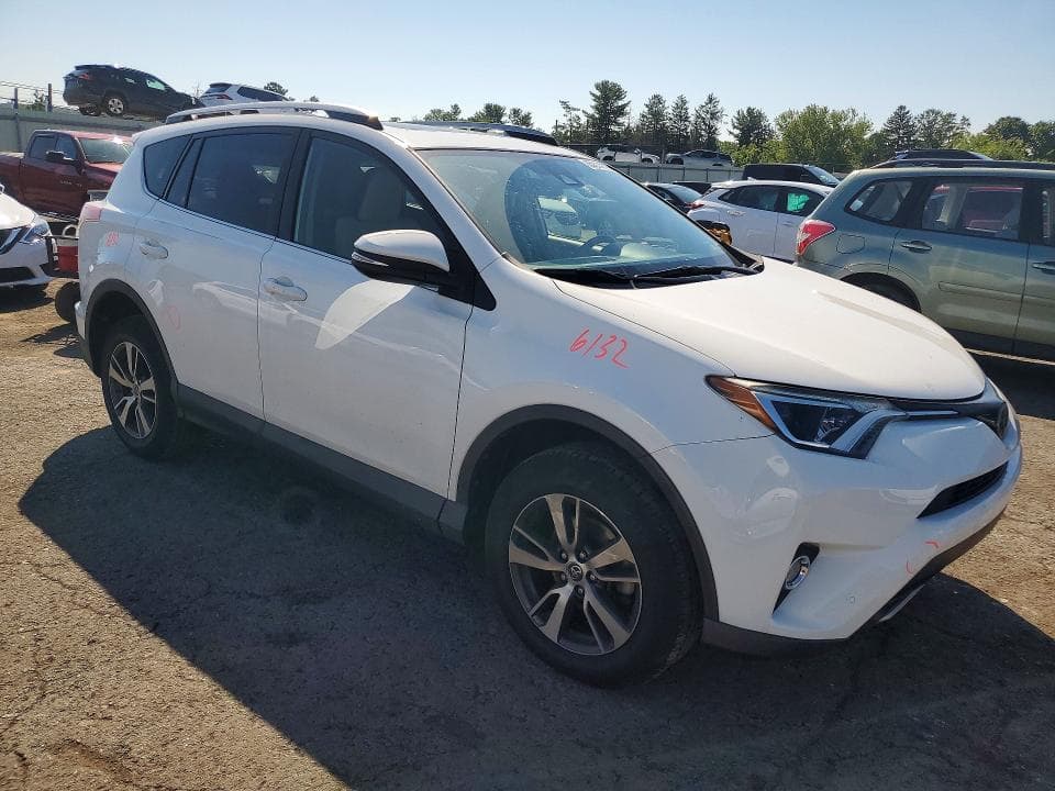 2017 TOYOTA RAV4 XLE 4