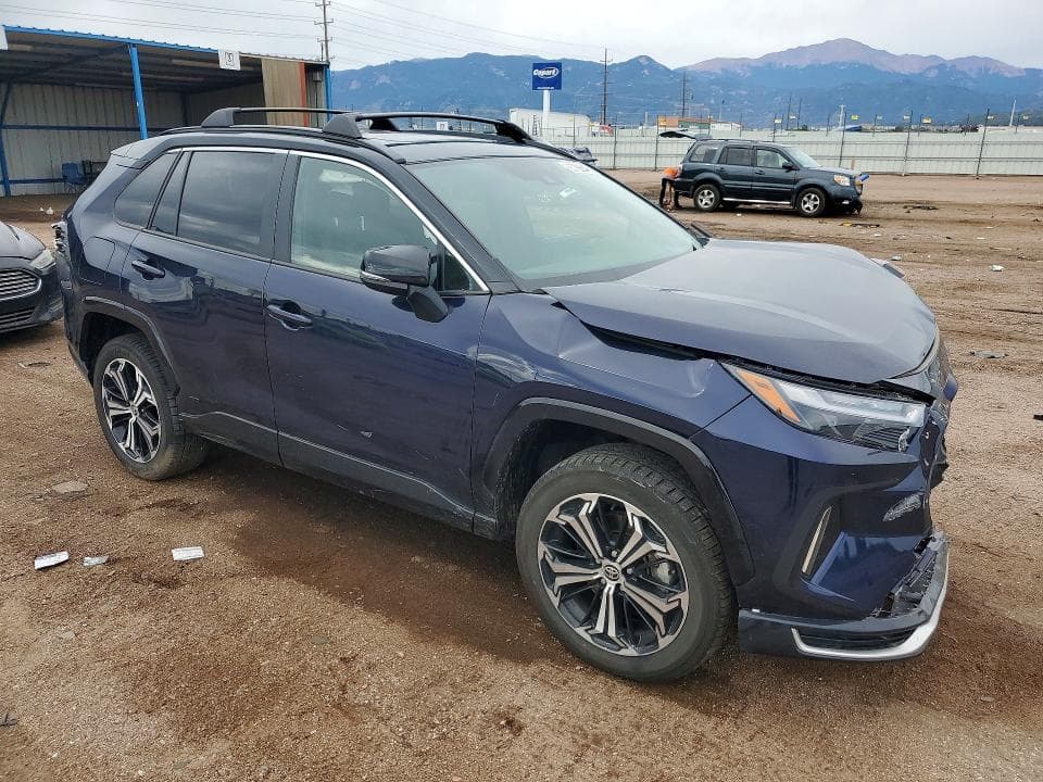 2025 TOYOTA RAV4 XSE 4