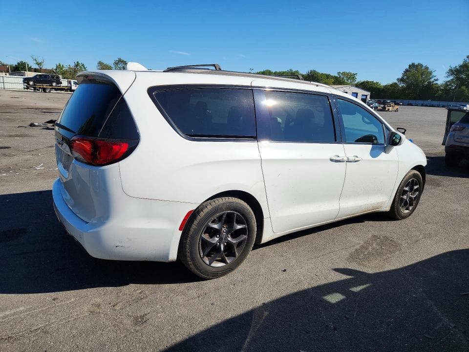 2018 CHRYSLER PACIFICA TOURING L 3