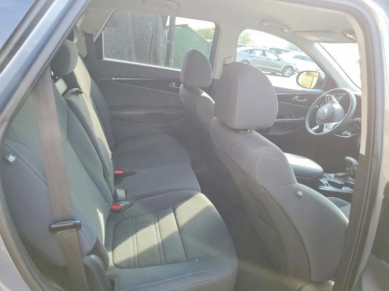 2020 KIA SORENTO LX 11