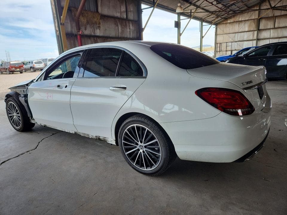 2020 MERCEDES-BENZ C 300 2
