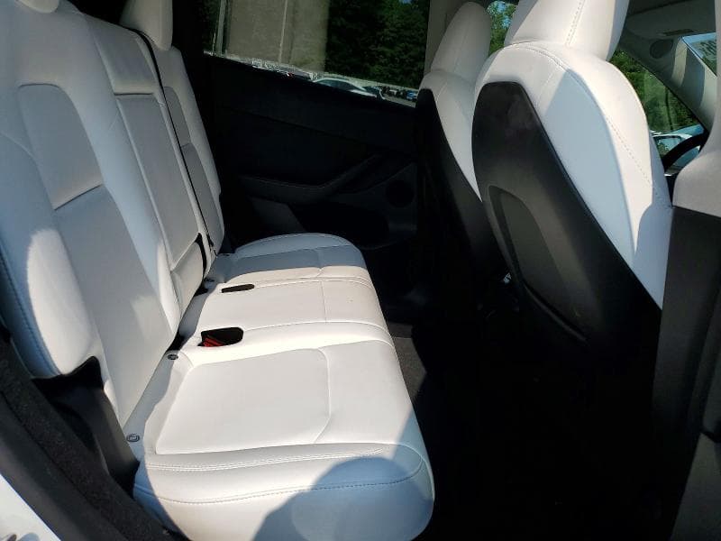 2024 TESLA MODEL Y 10