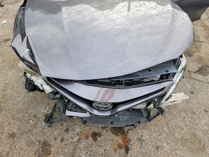 2018 TOYOTA CAMRY SE 11