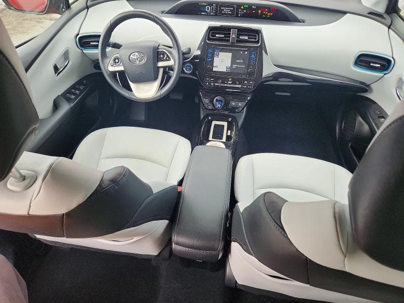 2017 TOYOTA PRIUS FOUR 8