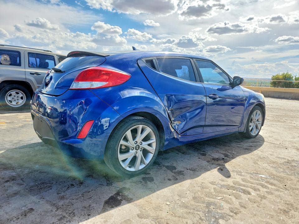 2017 HYUNDAI VELOSTER BASE 3