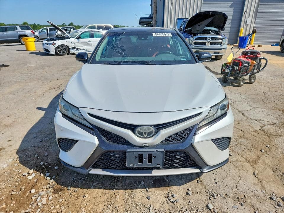 2019 TOYOTA CAMRY XSE 5