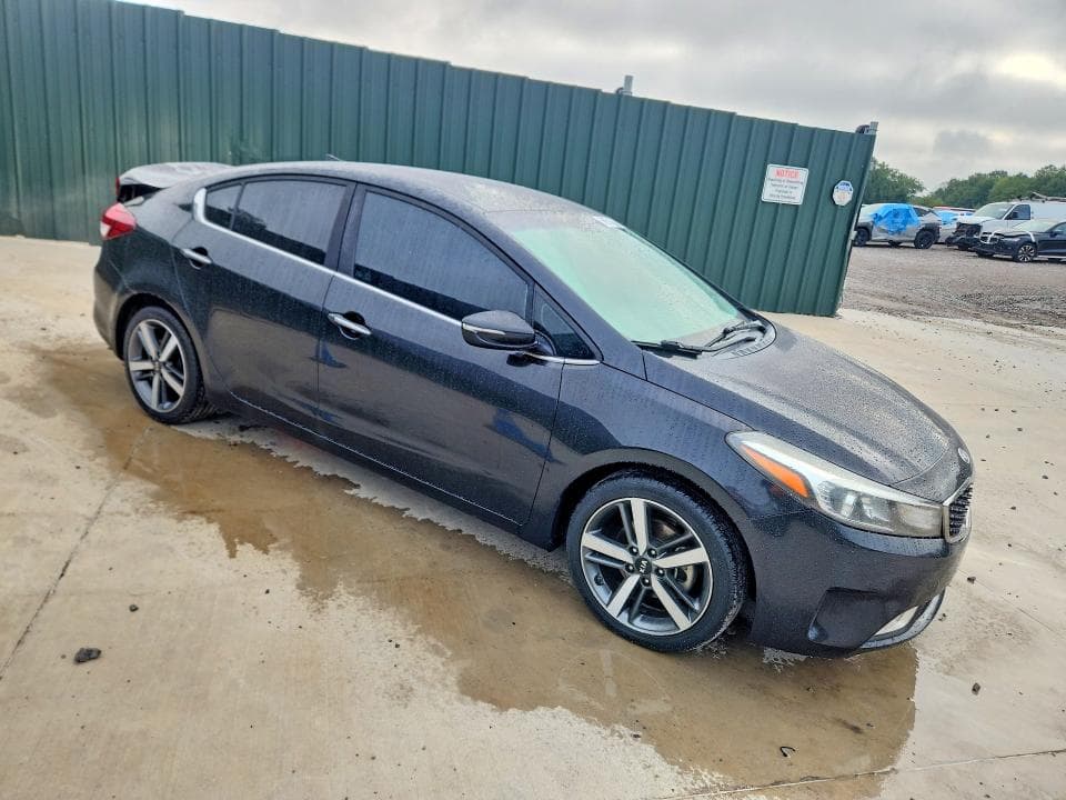 2017 KIA FORTE EX 4