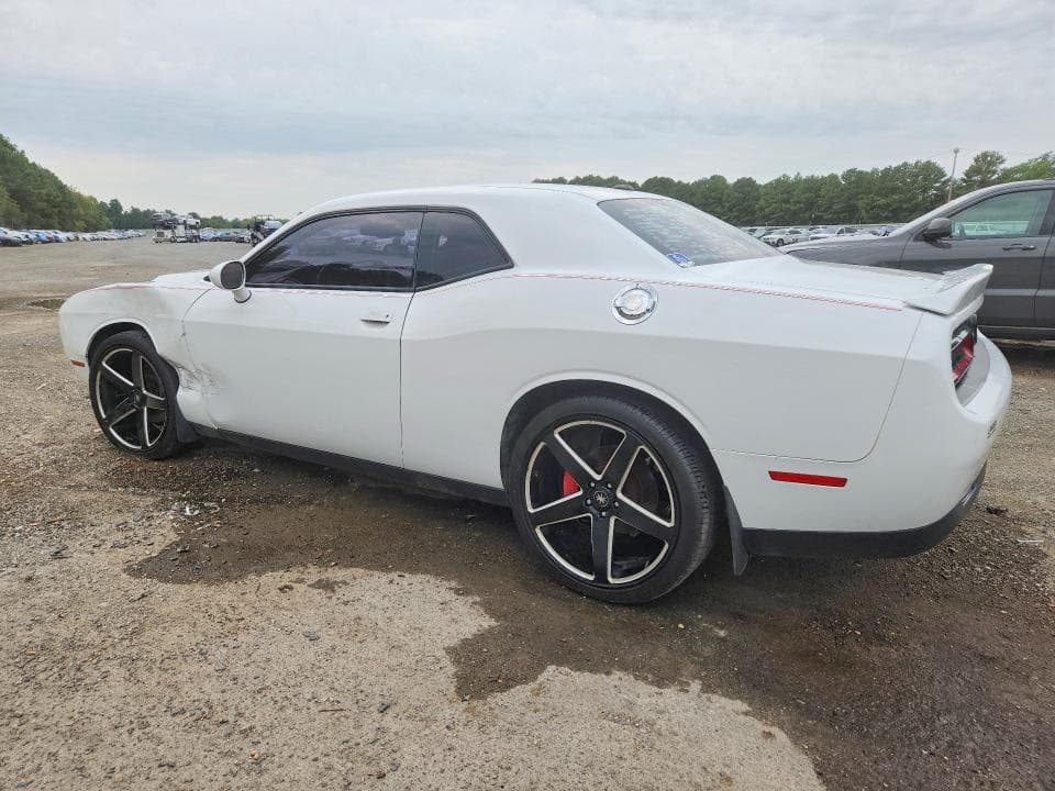 2018 DODGE CHALLENGER SXT 2