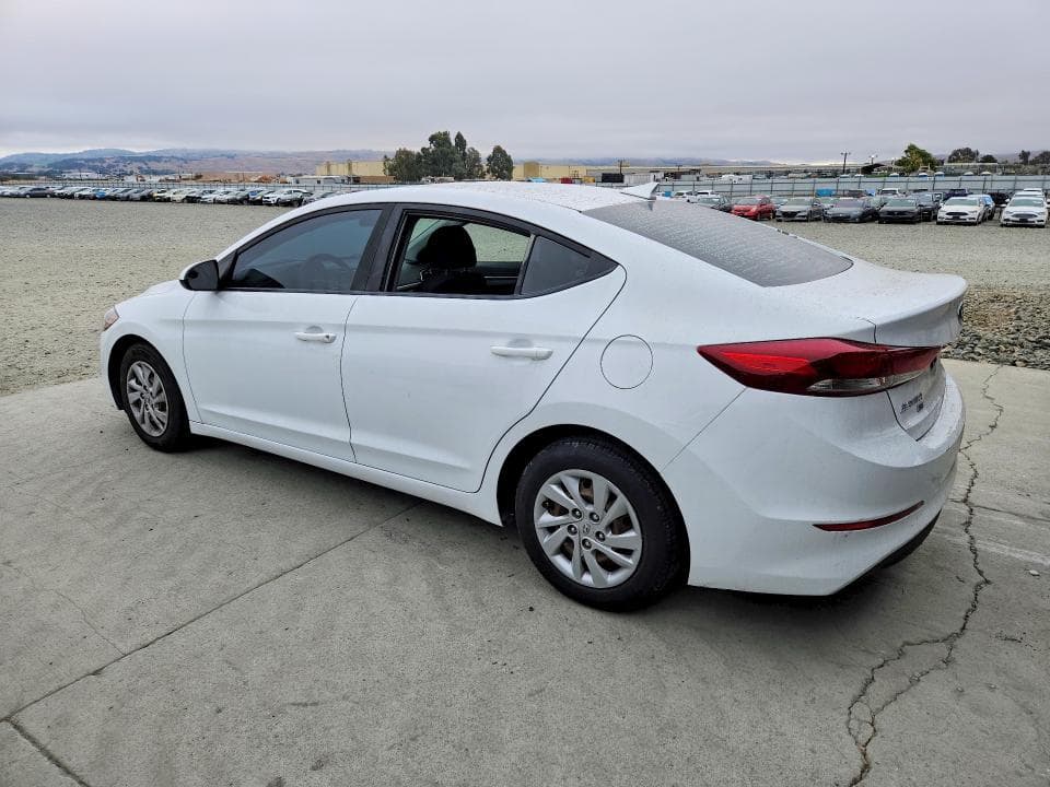 2018 HYUNDAI ELANTRA SE 2