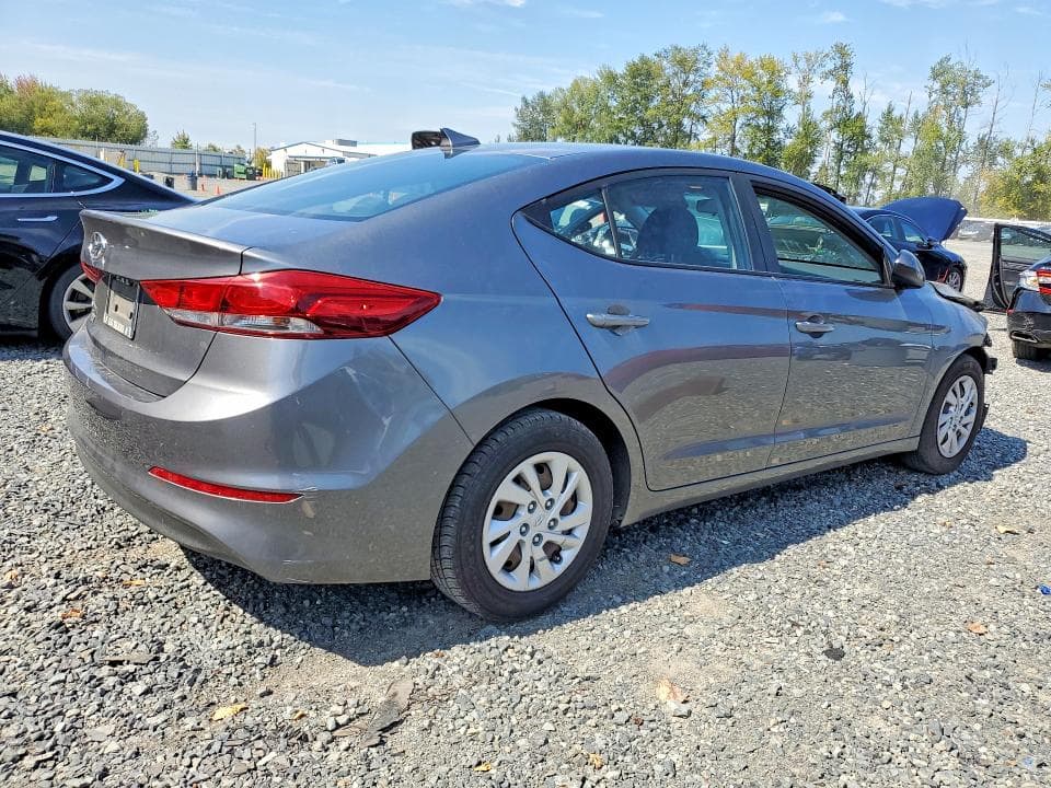 2018 HYUNDAI ELANTRA SE 3
