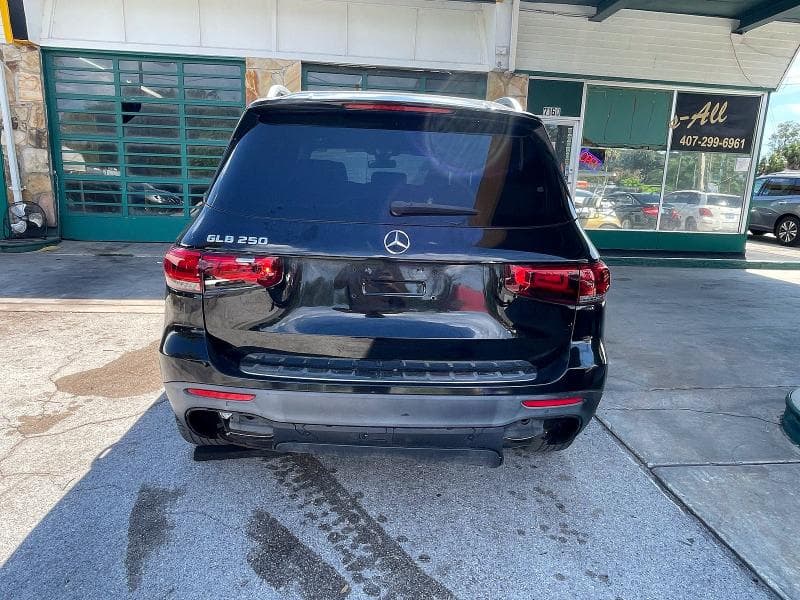 2020 MERCEDES-BENZ GLB 250 12