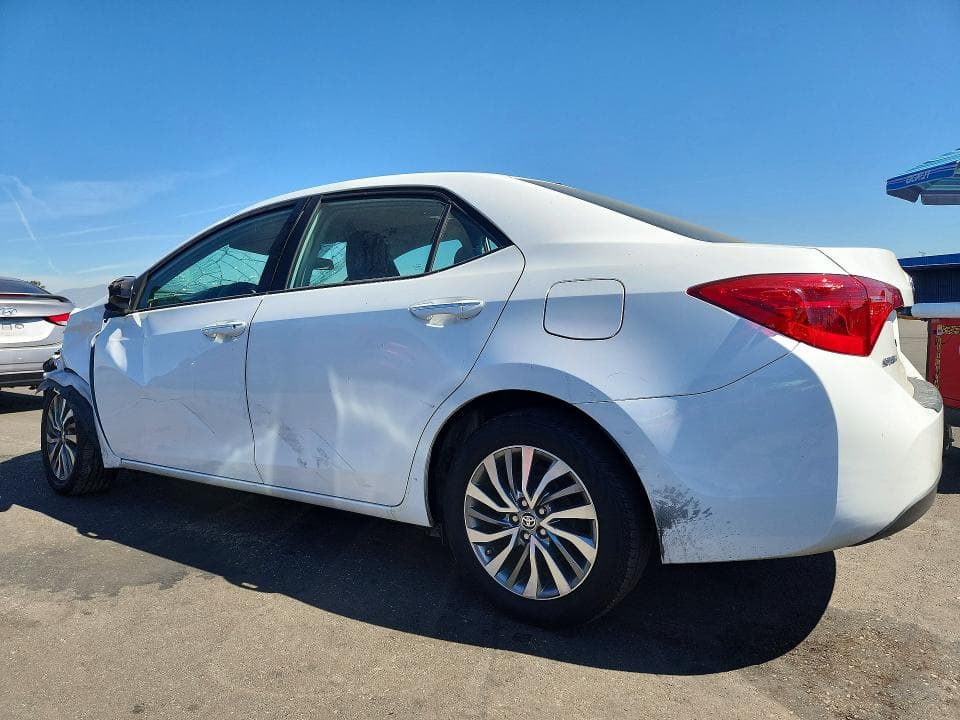2018 TOYOTA COROLLA XLE 2