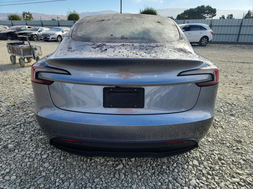 2025 TESLA MODEL 3 6