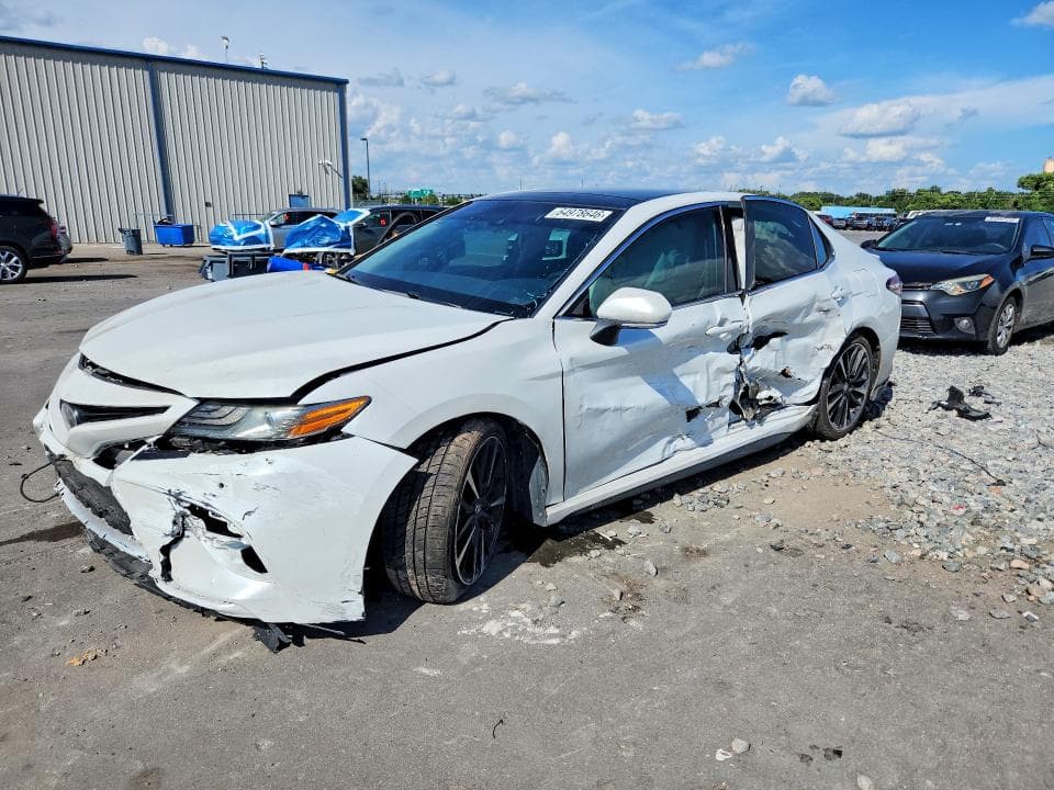 2018 TOYOTA CAMRY XSE - 1