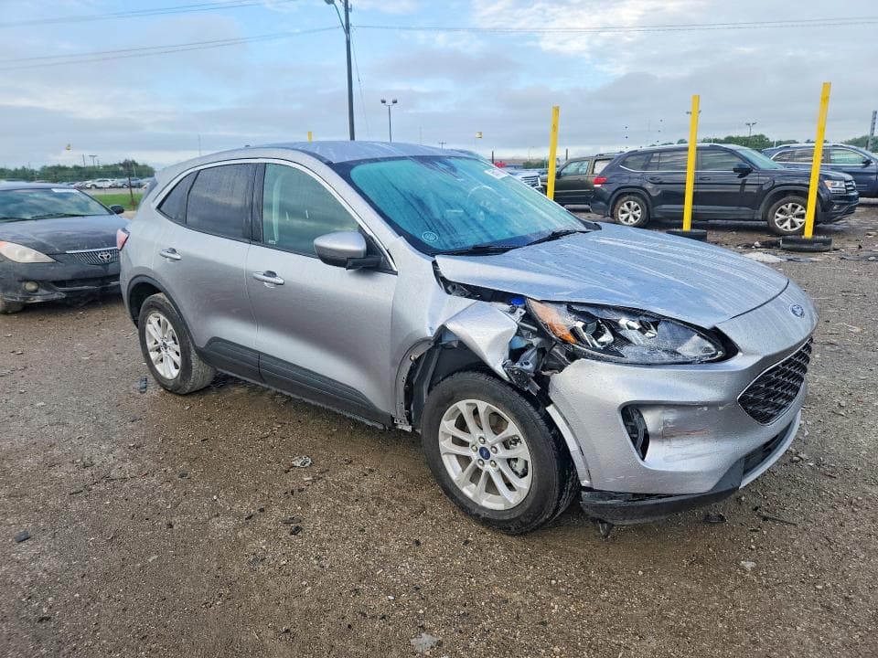 2021 FORD ESCAPE SE 4