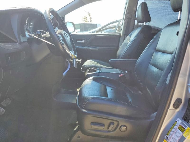 2018 TOYOTA SIENNA SE 8-PASSENGER 7