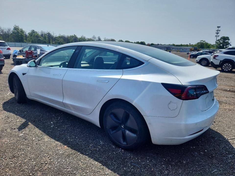 2018 TESLA MODEL 3 2